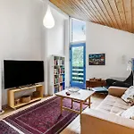 بيت للعطل Charming Split-level On Scenic Helgenaes *